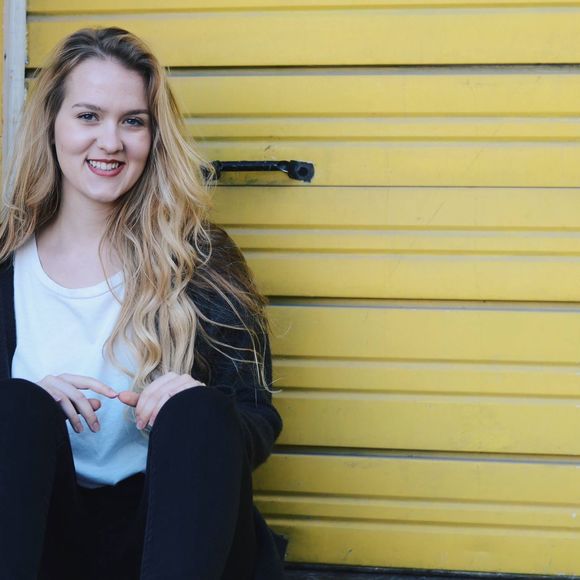 Meet your Posher, Julia - Picture 1 of 1